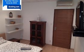 Utulny Apartman V Bratislava 6
