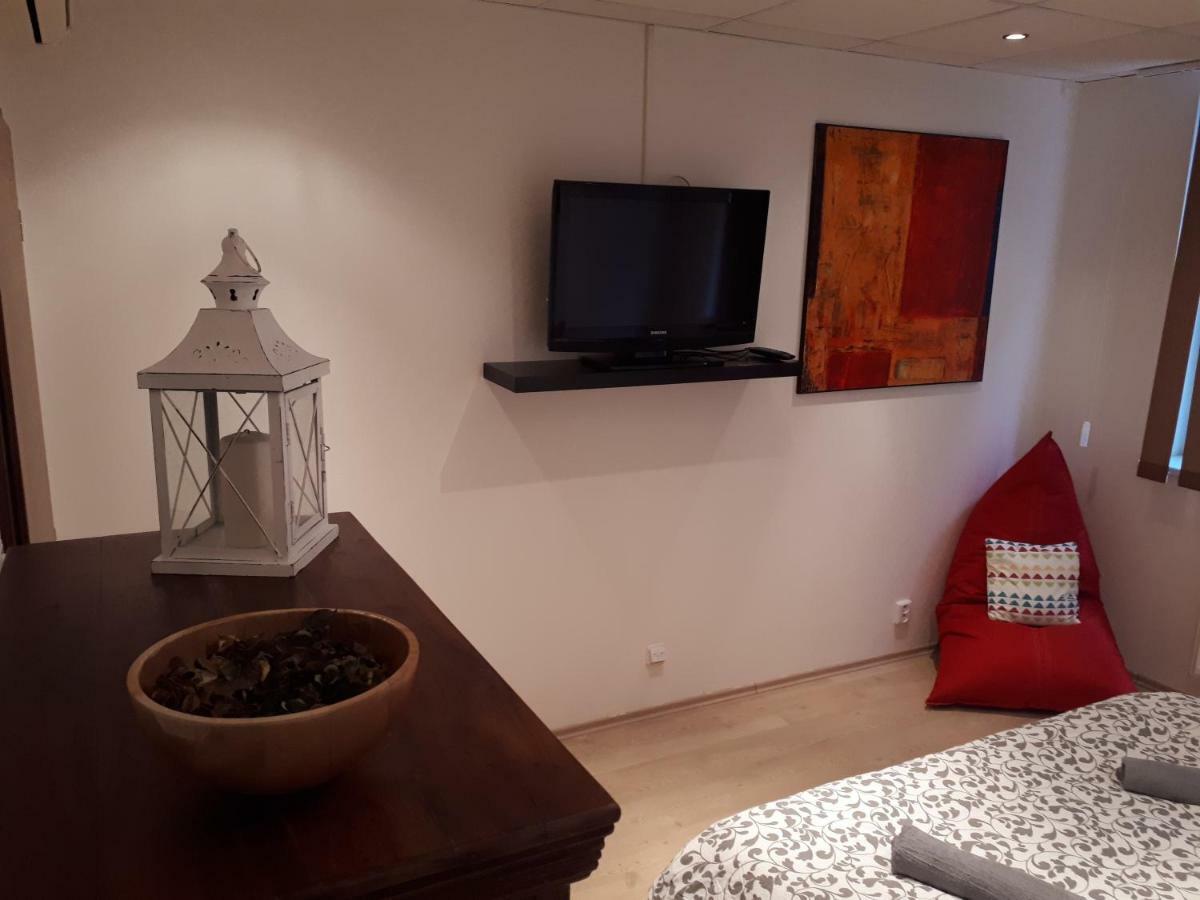Utulny Apartman V Bratislava 6 Exterior foto
