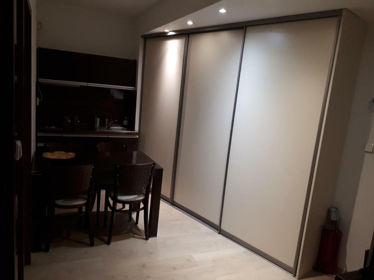 Utulny Apartman V Bratislava 6 Exterior foto